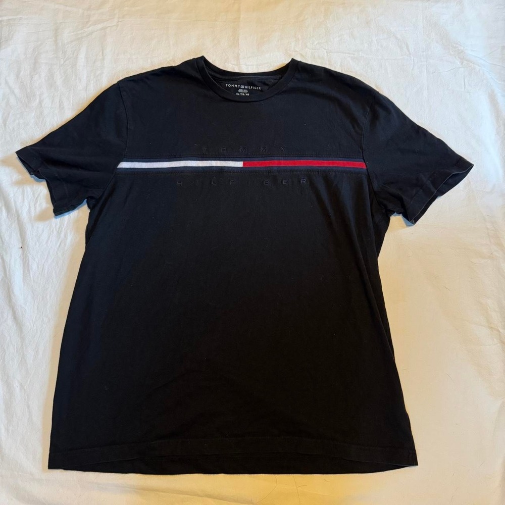 Tommy Hilfiger Men's Tee Size XL